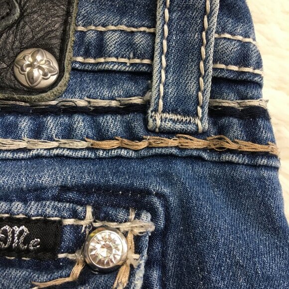 Miss Me Classic Bootcut Denim Jeans Size 28 x 32.5" - Picture 3 of 16